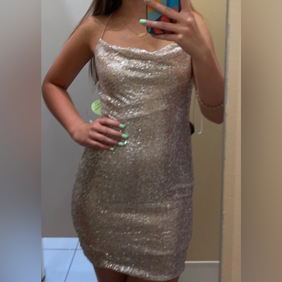 windsor homecoming dress. size 6. champagne/gold color - Picture 6 of 7
